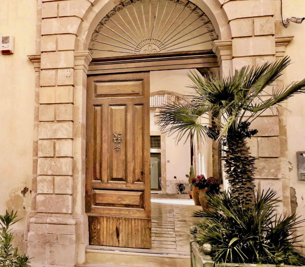 Incantevole Appartamento In Palazzo Storico Ortigia シラクーサ エクステリア 写真