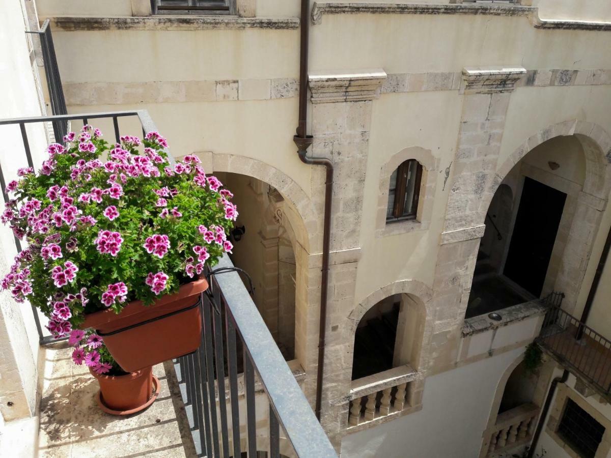 Incantevole Appartamento In Palazzo Storico Ortigia シラクーサ エクステリア 写真