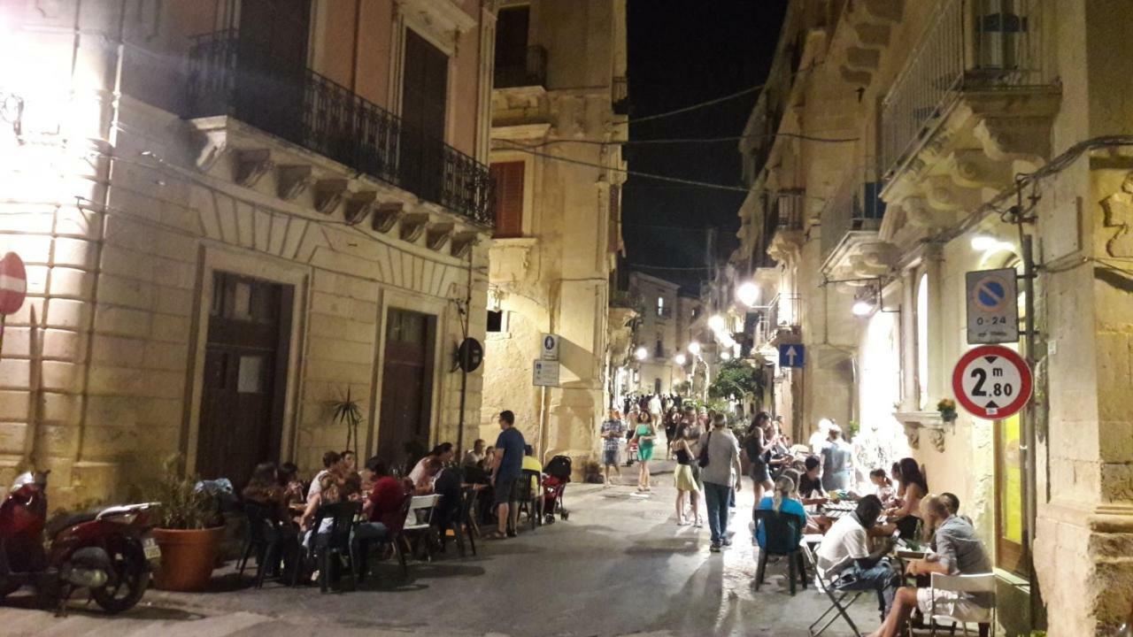 Incantevole Appartamento In Palazzo Storico Ortigia シラクーサ エクステリア 写真